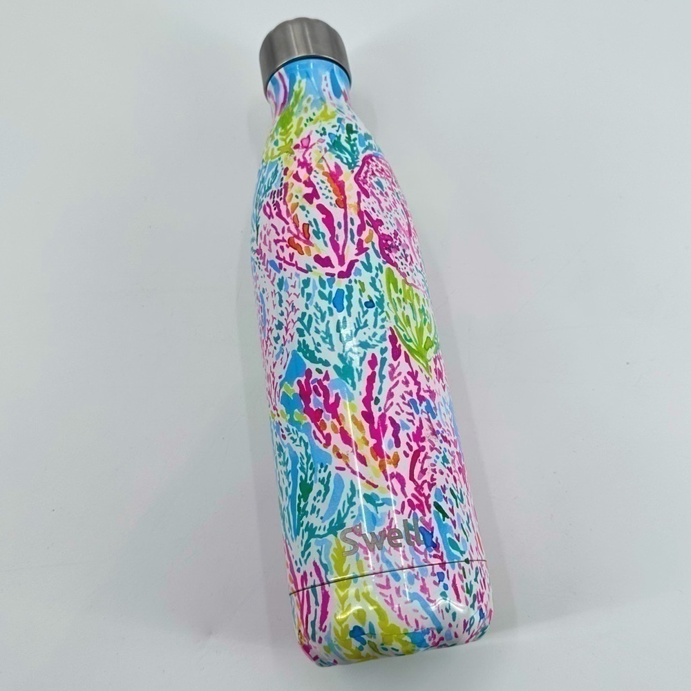 Lilly Pulitzer X Swell Let’s Cha Cha 25 oz Stainless Steel Water Bottle